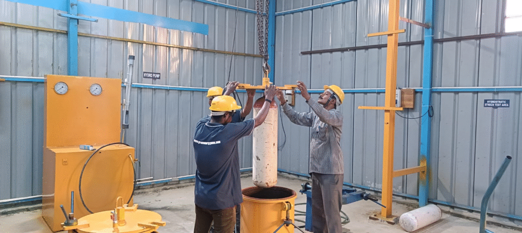 CNG Cylinder Hydro testing In Pune.